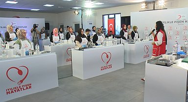 Türk Kızılay'ın 'İyilikle Pişen Hayatlar' atölyesi, bu kez Bursa'da düzenleniyor