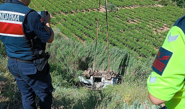 Uçuruma düşen hafif ticari aracın sürücüsü öldü