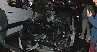 Üsküdar'da park halindeki 3 araçta çıkan yangın söndürüldü