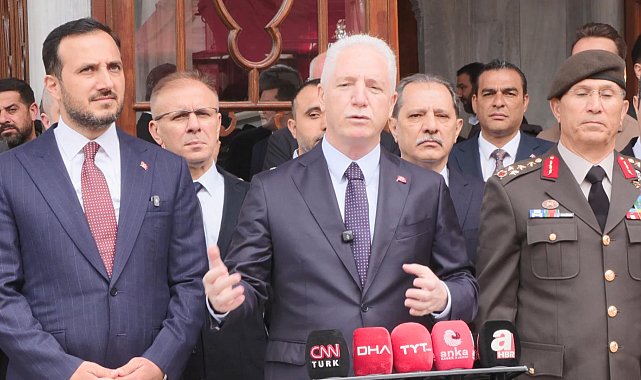 Vali Gül fethin 573'üncü yıl dönümünde Fatih Sultan Mehmet'in türbesini ziyaret etti