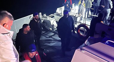 Van'da koydaki ormanda mahsur kalan off-road ekibini Sahil Güvenlik kurtardı