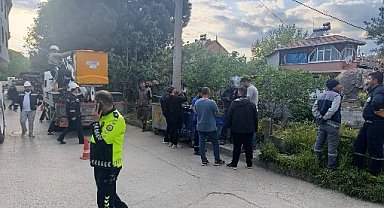 Yamaçtan kopan kaya parçaları evi kullanılamaz hale getirdi