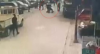 Yangında mahsur kalan kadını, jandarma kurtardı; o anlar kamerada