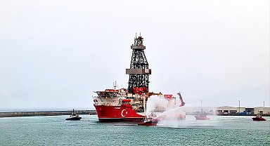 Yıldırım Derin Deniz Sondaj Gemisi, ilk görevi için Filyos Limanı'ndan ayrıldı