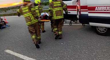 Yolcu otobüsü refüje çarpıp devrildi: 36 yaralı