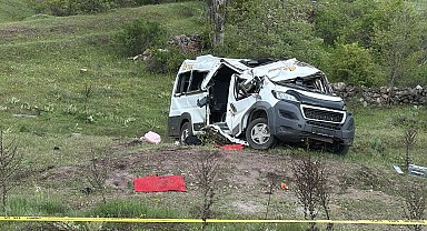 Yozgat'ta öğrenci servis minibüsü devrildi: 3 ölü, 7 yaralı
