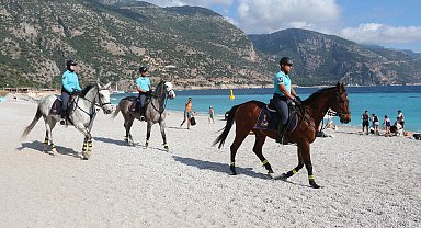 'Atlı Jandarma Timi' Ölüdeniz'de göreve başladı
