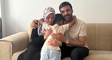 'Kahraman' çift Mehmet Emin ile hayata sarıldı