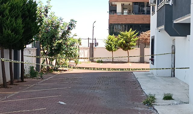 4 yaşındaki oğlunu kucağına alıp 8'inci kattan atlayan anne öldü, çocuğu yaşam mücadelesi veriyor