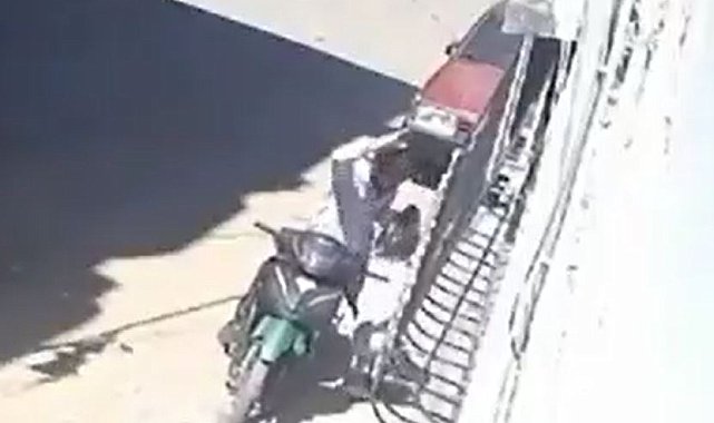 7 yaşındaki kızına defalarca tokat atıp, saçından sürükledi; o anlar kamerada