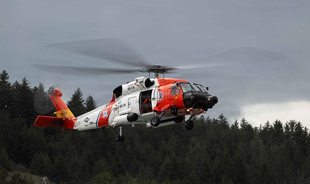 ABD'de Sahil Güvenlik helikopteri, Alaska'da eğitim uçuşu sırasında düştü