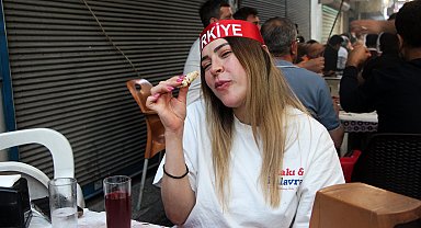 Adanalılar, milli maç heyecanını ciğer kebabıyla yaşadı
