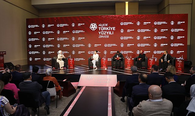 Aile ve Sosyal Hizmetler Bakanı Göktaş, 'Ailede Türkiye Yüzyılı Zirvesi'nde konuştu