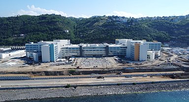 AK Parti'li Karaismailoğlu: Yıl sonuna doğru Trabzon Şehir Hastanesi'ni açmayı hedefliyoruz