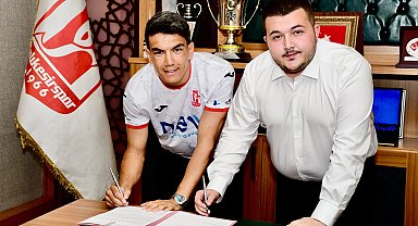 Akın Akman, Balıkesirspor'a imza attı