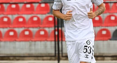 Altay'dan ayrılan Hikmet'e çifte kanca