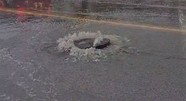 Ankara'da sağanak yağış hayatı olumsuz etkiledi