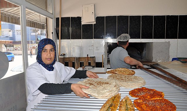 Anne, oğlu için açtığı fırında çalışmaya başladı