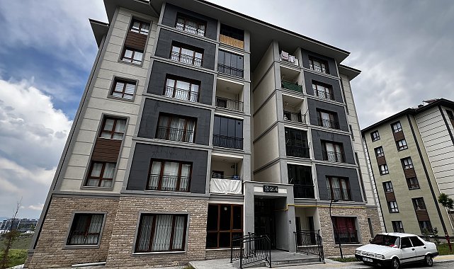 Annesiyle tartışan babasını bıçakladı