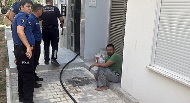 Annesiyle tartışıp kendisini kilitlediği odayı ateşe verdi, kapı kırılarak kurtarıldı