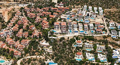 Antalya'daki lüks villalarda tatilin bedeli 50 bin ile 500 bin lira arasında