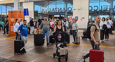 Antalya'ya 5 ayda hava yoluyla 3,5 milyon turist geldi