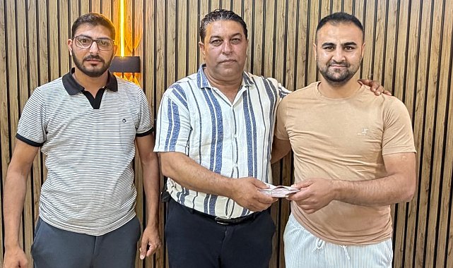 Aydın'da ATM'de buldukları 40 bin TL'yi sahibinin bulunması için muhtara teslim ettiler