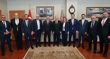 Aziz Yıldırım kongre öncesi Ankara'da temaslarda bulundu