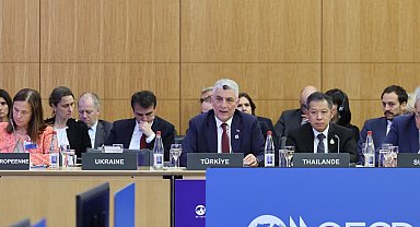 Bakan Bolat, Fransa'da OECD Bakanlar Konseyi Toplantısı'na katıldı