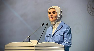 Bakan Göktaş: Başörtülü kadınlara yönelik nefret söyleminin normalleşmesine izin vermeyeceğiz