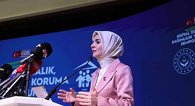 Bakan Göktaş, KKTC'de konuştu: Dijital ağları küresel dev tekellerin hakimiyetine terk edemeyiz