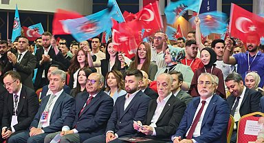 Bakan Işıkhan: İrademizin yönetimini sanal dünyaya teslim etmekten kaçınmalıyız