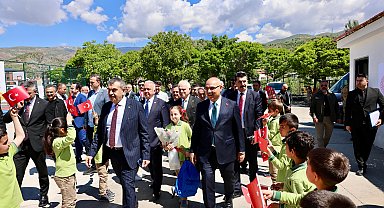 Bakan Tekin: Türkiye'de eğitim öğretime yaptıklarımız devrim kabul ediliyor