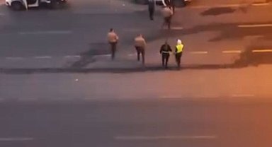 Başakşehir'de iş yerine silahlı saldırı düzenleyen şüpheliler suçüstü yakalandı