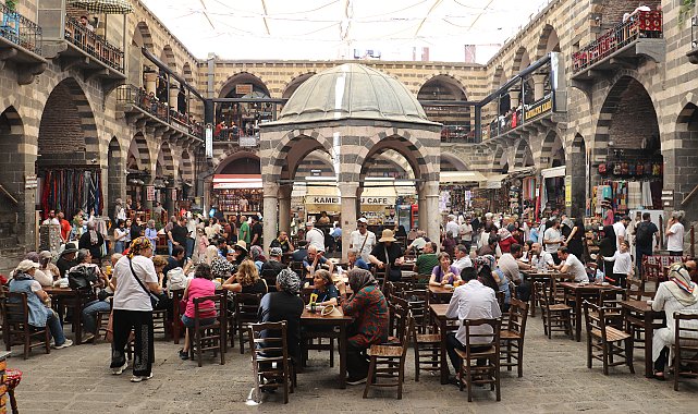 Bayram, Diyarbakır esnafına 'can suyu' oldu