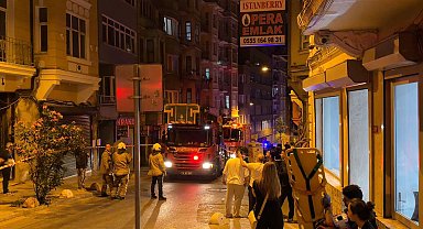 Beyoğlu'nda bodrum katında duvar çöktü; 5 katlı bina tahliye edildi