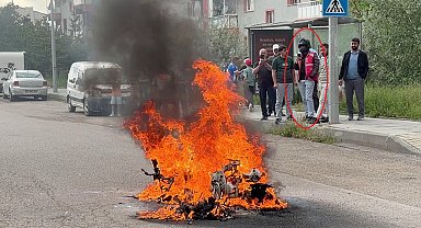 Bir gün önce tamirden aldığı motosikleti sipariş götürürken alev alıp küle döndü