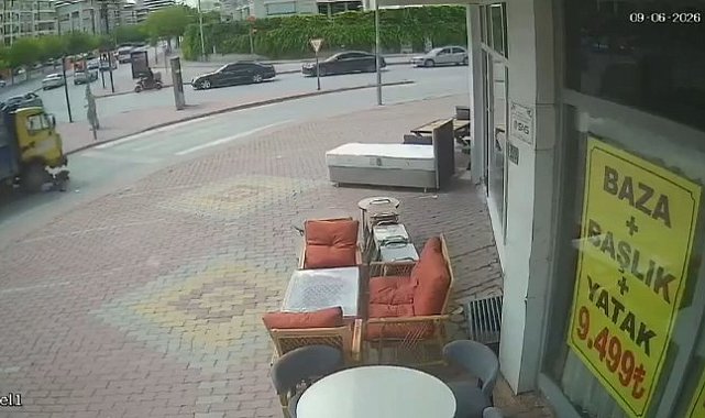 Bisikletteki 3 çoçuk kamyonetin altında kaldı; o anlar kamerada