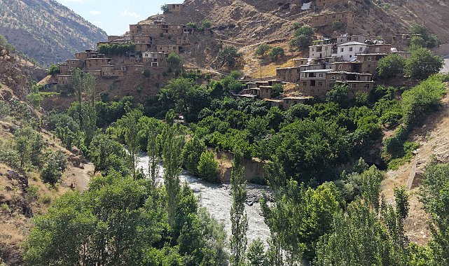 Bitlis'te tarihi doku ve doğal güzellikler bir arada