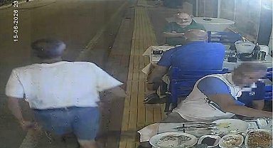 Bodrum'da 2 kişinin, hesabı ödemeden restorandan kaçtığı anlar kamerada