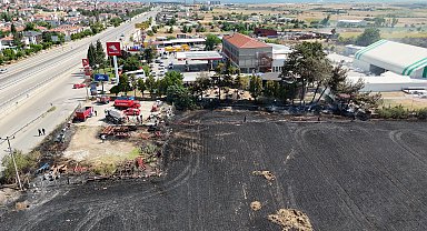 Buğday tarlasında çıkan yangın, akaryakıt istasyonuna sıçramadan söndürüldü