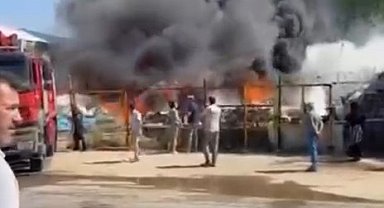 Bursa'da hurda firmasının deposunda yangın