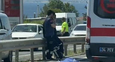 Büyükçekmece'de otomobile arkadan çarpan motosikletli hayatını kaybetti
