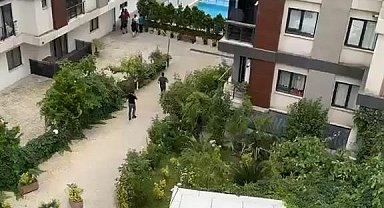 Çekmeköy'de yeni boşanan çiftin cesedi sitenin bahçesinde bulundu