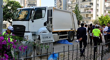 Çöp kamyonunun altında kalan yaya öldü