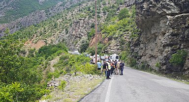 Çoruh Nehri'ne uçan kamyonette kaybolan baba-oğul aranıyor