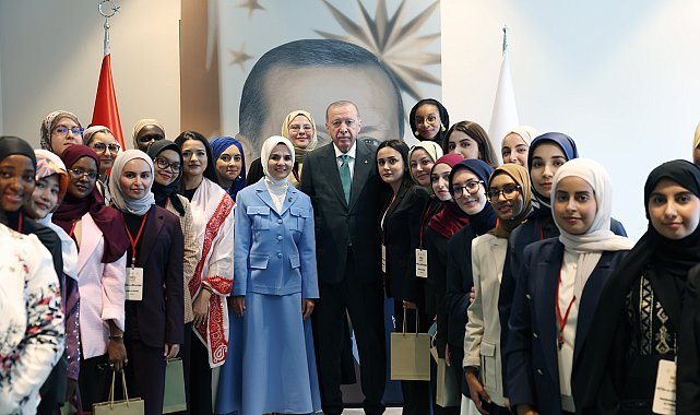 Cumhurbaşkanı Erdoğan, 'Genç Müslüman Kadınlar Liderlik Programı' katılımcıları ile görüştü