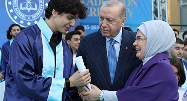 Cumhurbaşkanı Erdoğan, torunu Ömer Tayyip Erdoğan'ın mezuniyet törenine katıldı