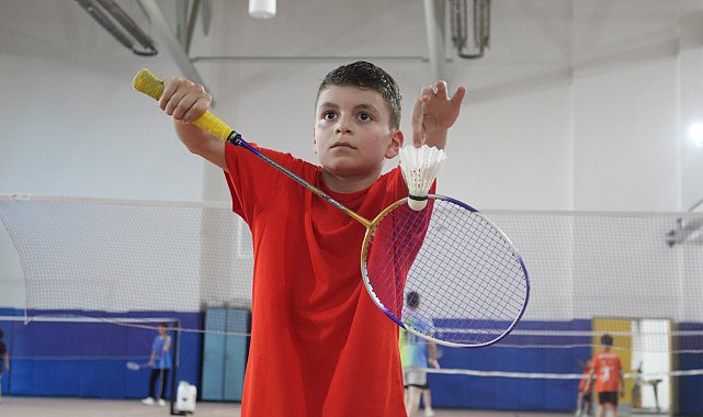 Depremzede Kerem, badmintonda uluslararası turnuvada şampiyon oldu