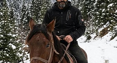 Dereye düşen kamyonette kaybolan oğlunun cansız bedenine ulaşıldı; baba aranıyor